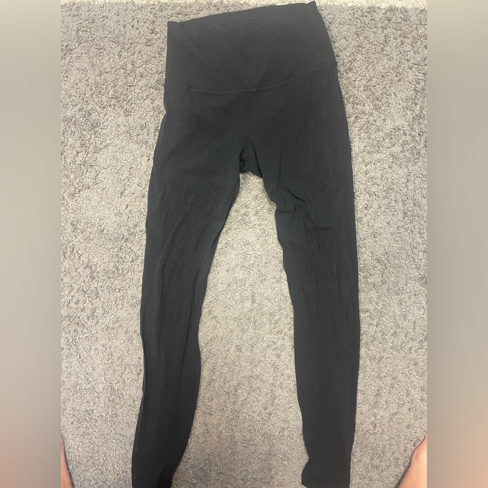 black lululemon aligned leggings